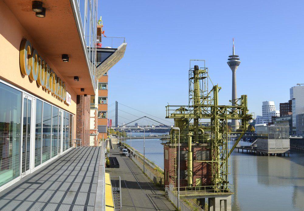 Courtyard By Marriott Duesseldorf Hafen Hotel Exterior foto